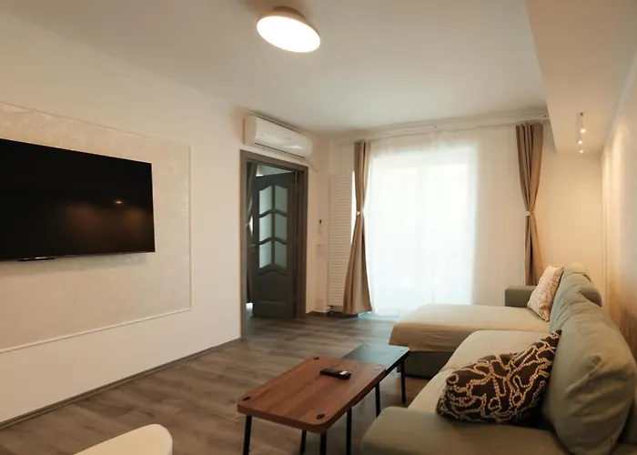 Square Apartment Bucharest
